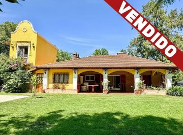 Casa · 105m² · 4 Ambientes · 2 Cocheras · Casa en Venta en Larena Country Club, Pilar, G. B. a. Zona Norte