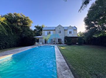 Casa · 194m² · 6 Ambientes · 1 Cochera · Venta de Casa en Dos Plabtas con Pileta - San Isidro Boulogne