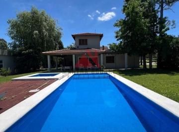 Casa · 140m² · 4 Ambientes · 3 Cocheras · Casa en Venta en Larena Country Club, Pilar, G. B. a. Zona Norte
