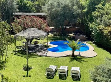 Casa · 400m² · 7 Ambientes · 4 Cocheras · Casa en Venta - Callejon Privado - Lujan de Cuyo