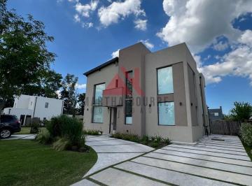 Casa · 183m² · 6 Ambientes · 1 Cochera · Casa en Venta en Santo Tomas, Derqui, Pilar