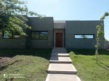 Casa · 160m² · 5 Ambientes · 1 Cochera · Casa en Venta Ubicado en Santa Guadalupe, Pilar del Este, G. B. a. Zona Norte