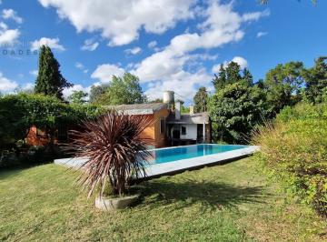 Quinta vacacional · 60m² · 2 Dormitorios · Oportunidad Casa Quinta en Venta con 1500 m² de Verde