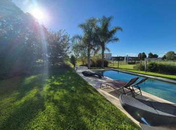 Casa · 330m² · 6 Ambientes · 2 Cocheras · Venta Casa en San Sebastian Area 2 Golf 6 Ambientes 330 m²