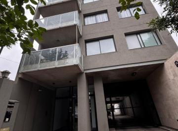 Departamento de 3 ambientes, Monte Castro · Departamento 3 Ambientes con Balcon Al Frente