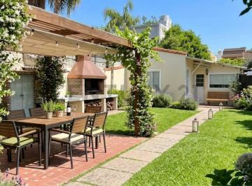 PH · 144m² · 3 Ambientes · 1 Cochera · Venta PH 3 Amb Al Frente con Gran Jardín y Quincho – Villa Bosch