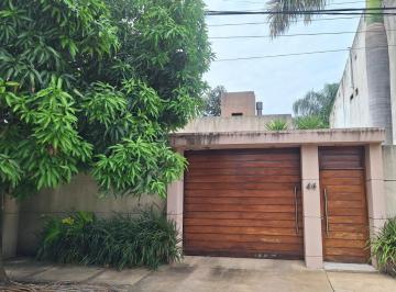 Casa · 120m² · 3 Ambientes · 1 Cochera · Casa en Venta! a 50 m. de Av Alberdi