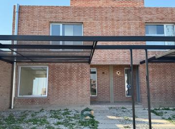 Casa · 150m² · 8 Ambientes · 2 Cocheras · Casa en Docta Av