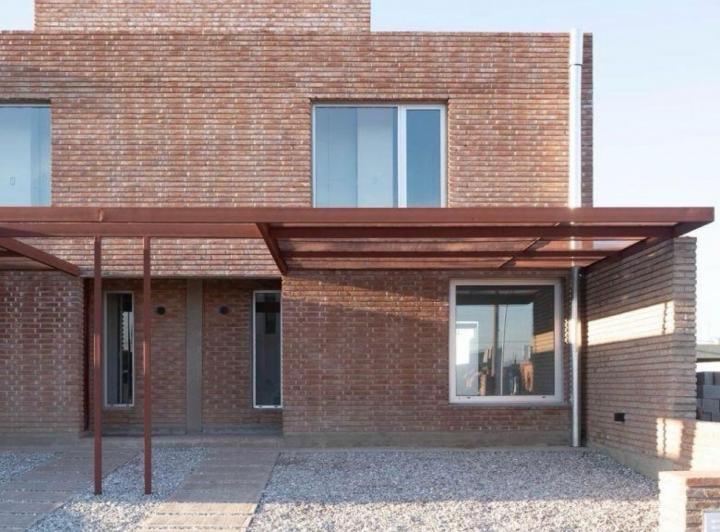 Casa · 150m² · 8 Ambientes · 2 Cocheras