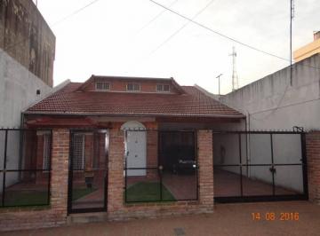 Casa · 222m² · 4 Ambientes · 2 Cocheras · Muy Buen Chalet 4 Ambientes Venta