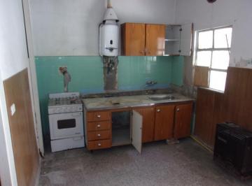 PH · 69m² · 2 Ambientes · 1 Cochera · PH Amplio a Refaccionar