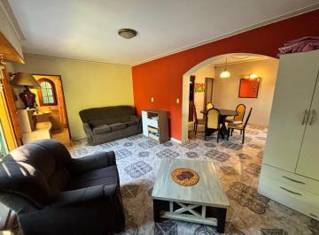 Casa de 4 ambientes, Miramar · Chalet con Parque y Garaje en Zona Residencial