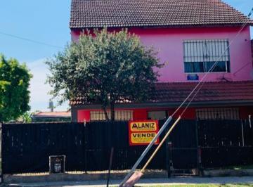 Casa · 200m² · 3 Dormitorios · 4 Cocheras · Vendo Casa en Excelente Ubicaccion Villa Zapiola Paso del Rey