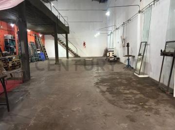 Depósito · 302m² · 2 Dormitorios · Venta Deposito con Vivienda Parque Patricios 8.66 X 23