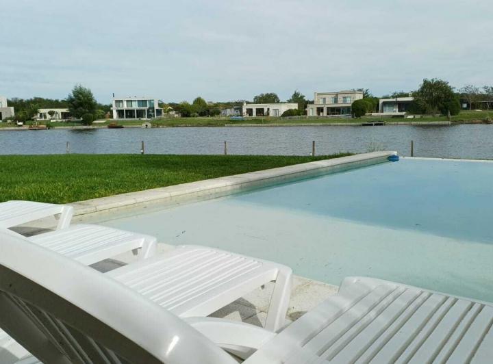 Casa · 194m² · 5 Ambientes · 1 Cochera