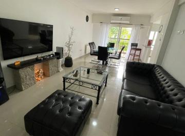 Departamento · 97m² · 4 Ambientes · 1 Cochera · Venta Departamento 4 Ambientes con Patio y Cochera