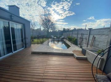 Casa · 112m² · 2 Dormitorios · Casa de 2 Dorm. Amoblada en Alquiler La Plata