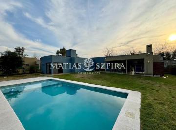 Casa · 105m² · 3 Ambientes · 1 Cochera · Alquiler Anual en La Cesarina