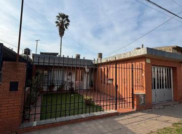 Casa · 130m² · 5 Ambientes · 1 Cochera · Venta - Casa 2 Habitaciones, Cochera y Patio - Apta Credito