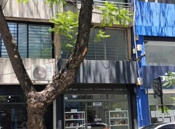 Local comercial · 100m² · Alquilo Excelente Local Sobre Calle San Luis.