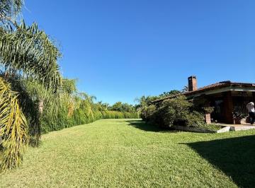 Casa · 832m² · 8 Dormitorios · Quinta - Complejo Turístico