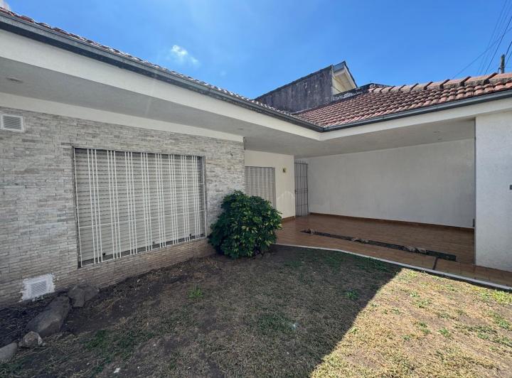 Casa · 98m² · 3 Ambientes · 1 Cochera