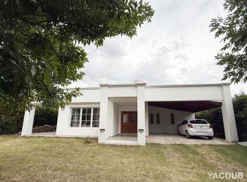 Casa · 111m² · 4 Ambientes · 2 Cocheras · Casa en Venta - 2 Dorm. 2 Baños - Villa Parque Sicardi