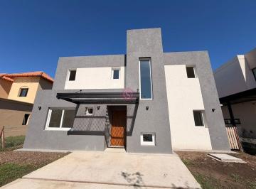 Casa · 140m² · 5 Ambientes · 1 Cochera · Casa en Venta en Barrio San Pablo, Pilar, G. B. a. Zona Norte