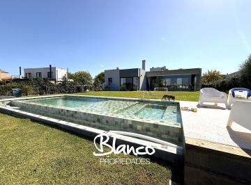 Casa · 173m² · 4 Ambientes · 1 Cochera · Casa a Laguna con Vista Al Golf en Venta en El Cantón, Escobar, G. B. a. Zona Norte