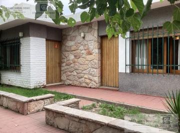 Casa · 220m² · 7 Ambientes · 2 Cocheras · Casa - San Rafael
