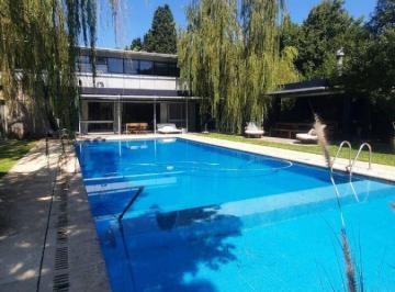 Casa de 7 ambientes, Tigre · Lindisima Casa en Excelente Zona (Pleno Triangulo). 1000 m² de Terreno. 4dorm. Gran Pileta. Quincho.