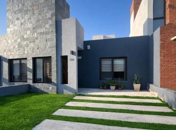 Casa de 5 ambientes, Córdoba · Dúplex en Venta en Miradores de Manantiales