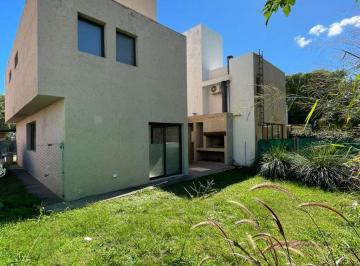 Casa de 6 ambientes, Córdoba · Dúplex en Alquiler – Barrio Privado Campo de Vuelo II | 2 Dorm. | Patio + Cochera