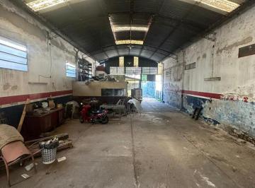 Bodega-Galpón · 616m² · 3 Ambientes · 2 Cocheras · Venta de 2 Galpones Unificados + Casa a Reciclar – Rosario, Santa Fe