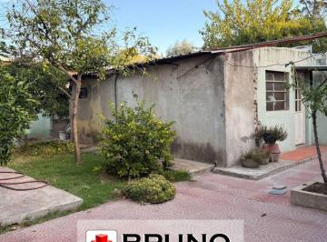 Casa de 3 ambientes, Merlo · Venta de Casa + 3 Departamentos en Merlo