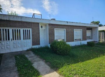 Casa de 5 ambientes, Esteban Echeverría · Casa en Venta con 4 Dorm. en Luis Guillón