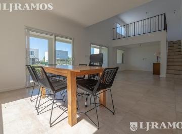 Casa · 200m² · 4 Ambientes · 1 Cochera · Casa en Venta Barrio Puerto El Canton 250.000 Finalizada