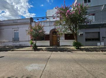 Casa de 7 ambientes, Rosario · Venta/casa Al Frente/rosario/refinería