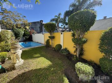PH · 182m² · 4 Ambientes · 4 Cocheras · Venta Triplex de Lujo Parque Avellaneda 4 Ambs, Gje, Quincho, Jardin y Pileta!