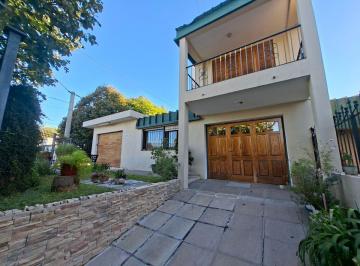 Casa de 10 ambientes, Córdoba · Esquina con Local Comercial + Gran Metraje – Oportunidad en Rosedal Anexo