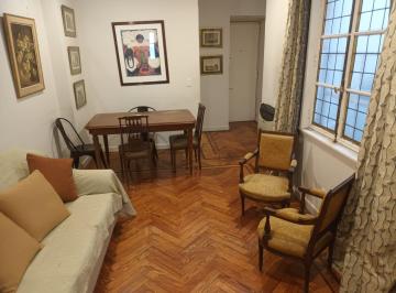 Departamento · 60m² · 3 Ambientes · Excelente 3 Amb en Edificio Antiguo, Semi - Amoblado, Sup. 60 m, Luminoso/ Recoleta