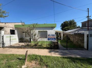 Casa · 60m² · 3 Ambientes · 1 Cochera · Venta Casa 3 Amb Apta Crédito