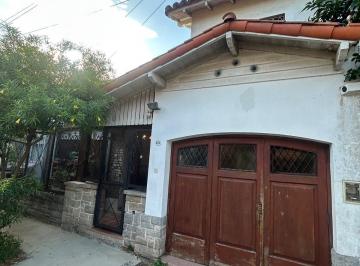 frente · Mariano Moreno Al 1075 - Muy Linda Casa en La Lucila en Venta