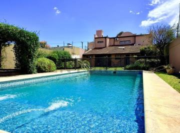 Casa · 271m² · 5 Ambientes · 2 Cocheras · Casa a La Venta San Vicente Centro - Apta Credito