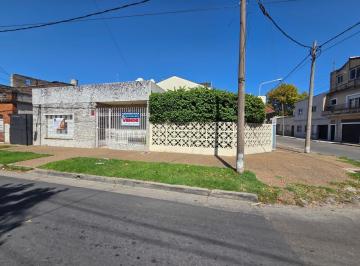 Casa · 130m² · 3 Ambientes · 1 Cochera · Casa en Tablada