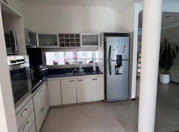 Casa · 253m² · 5 Ambientes · 3 Cocheras · Casa en Venta en La Comarca, General Pacheco, Tigre