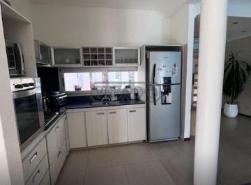 Casa · 253m² · 5 Ambientes · 3 Cocheras · Casa en Venta en La Comarca, General Pacheco, Tigre