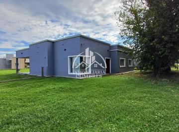 Casa · 200m² · 5 Ambientes · 1 Cochera · Venta Casa Barrio Los Olmos