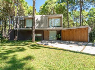 Casa · 238m² · 4 Ambientes · 2 Cocheras · Casa en Venta Pinamar Norte