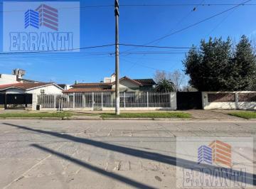 Casa · 200m² · 5 Ambientes · 2 Cocheras · Venta Casa en Merlo